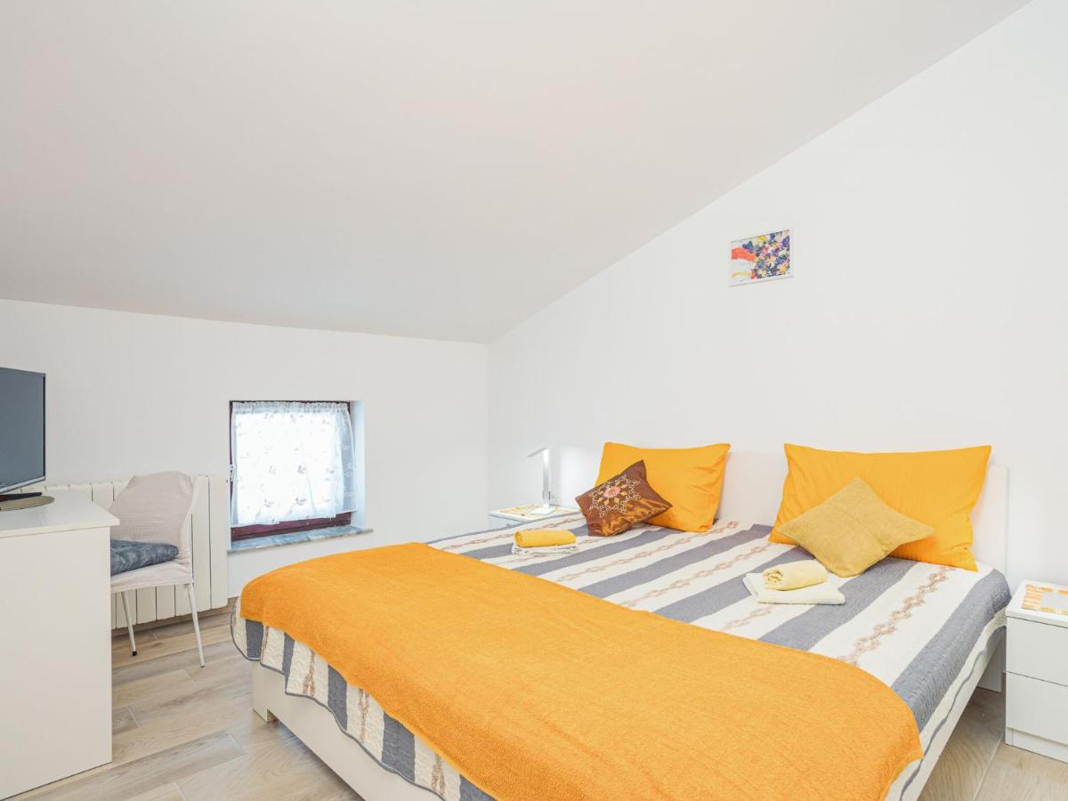 Apartment Bellevue - Pul330 By Interhome Pjescana Uvala Buitenkant foto